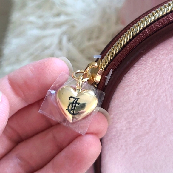 JUICY COUTURE VINTAGE STYLE SET OF 2 COSMETIC BAGS - Picture 4 of 9